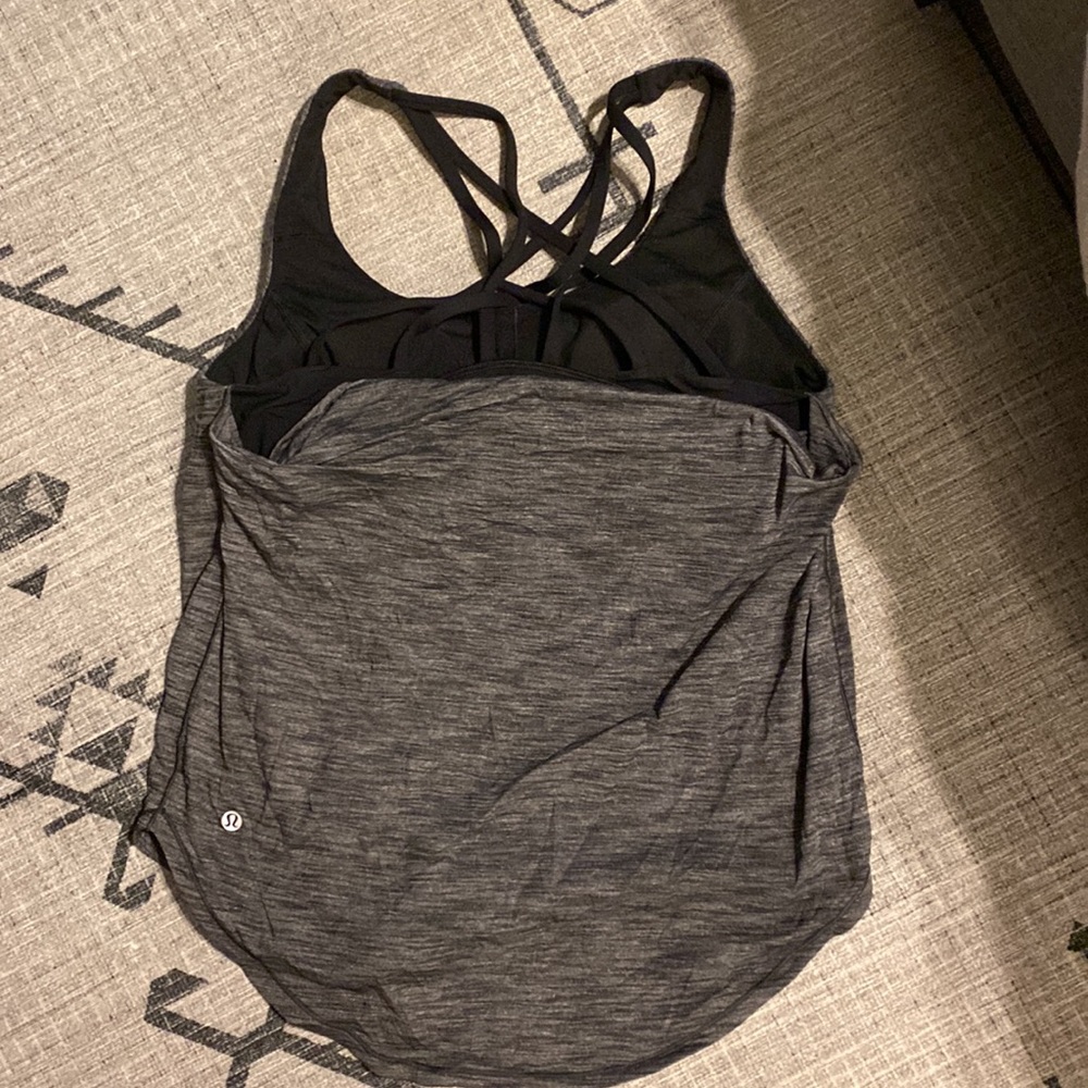 Size 10 Lululemon tank with built in bra